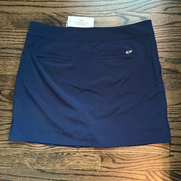 NWT Vineyard Vines Navy Performance Tennis / Golf Skort - size large - Picture 3 of 4